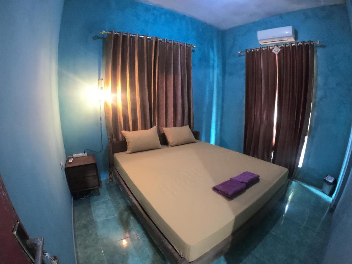 Owl Hostel Ilhas Karimunjava Exterior foto