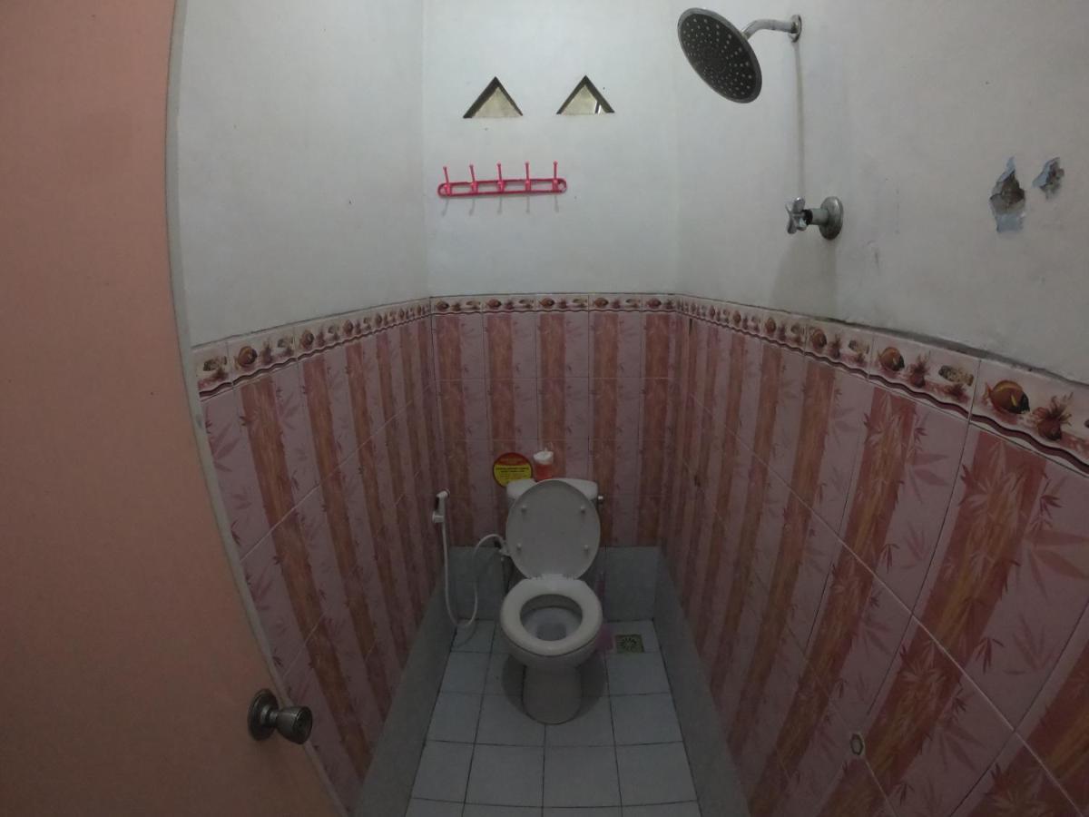 Owl Hostel Ilhas Karimunjava Exterior foto