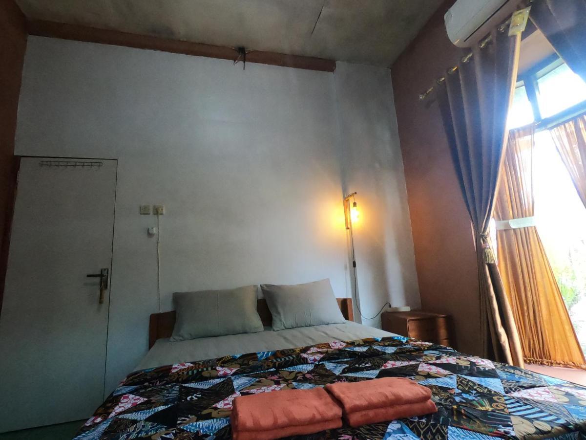 Owl Hostel Ilhas Karimunjava Exterior foto