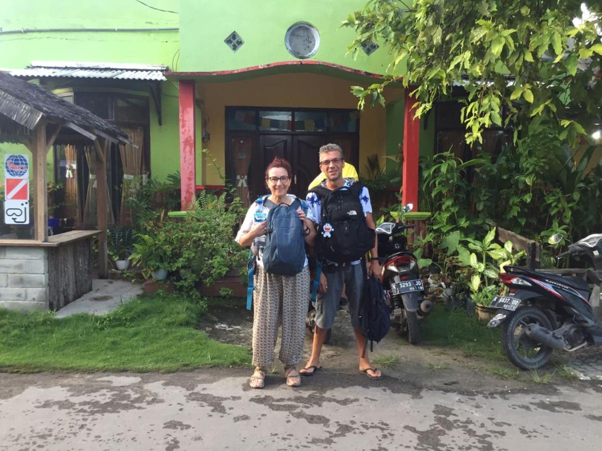 Owl Hostel Ilhas Karimunjava Exterior foto